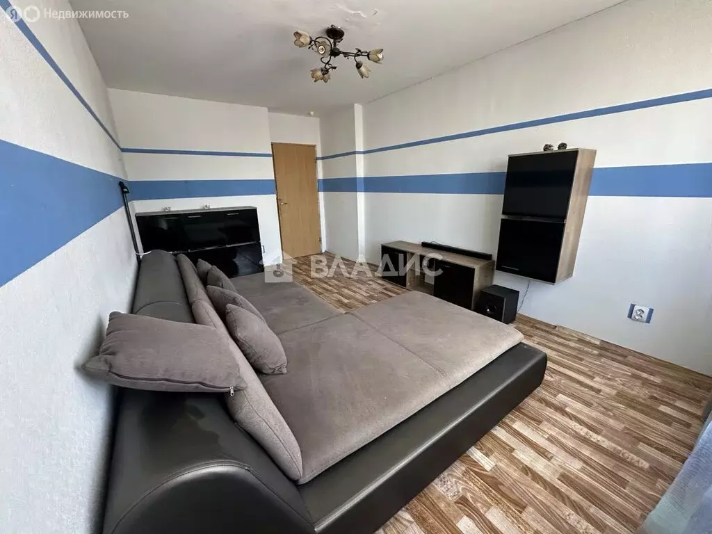 3-комнатная квартира: Калининград, улица Гайдара, 102 (74 м) - Фото 0