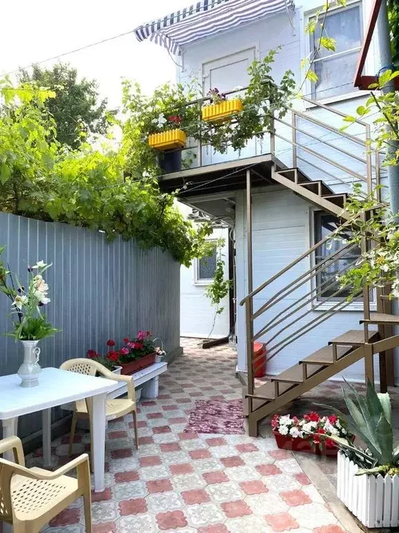 Дом в Краснодарский край, Ейск Ростовская ул., 236 (50 м) - Фото 1