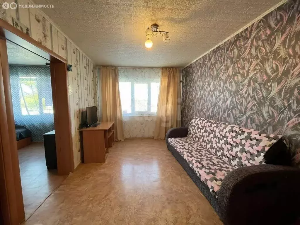 4-комнатная квартира: Ачинск, 6-й микрорайон, 8 (58.9 м) - Фото 1