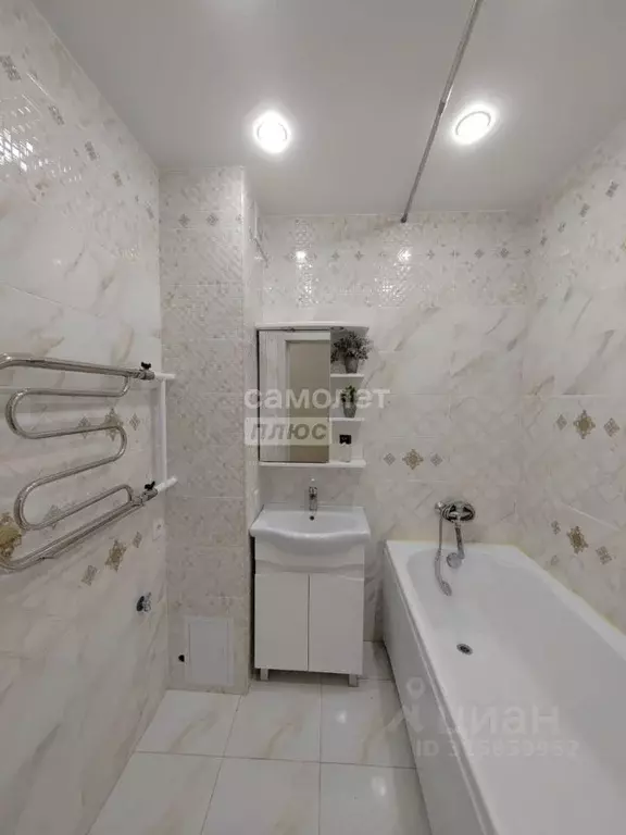 3-к кв. Новосибирская область, Новосибирск ул. Коминтерна, 126 (65.38 ... - Фото 0