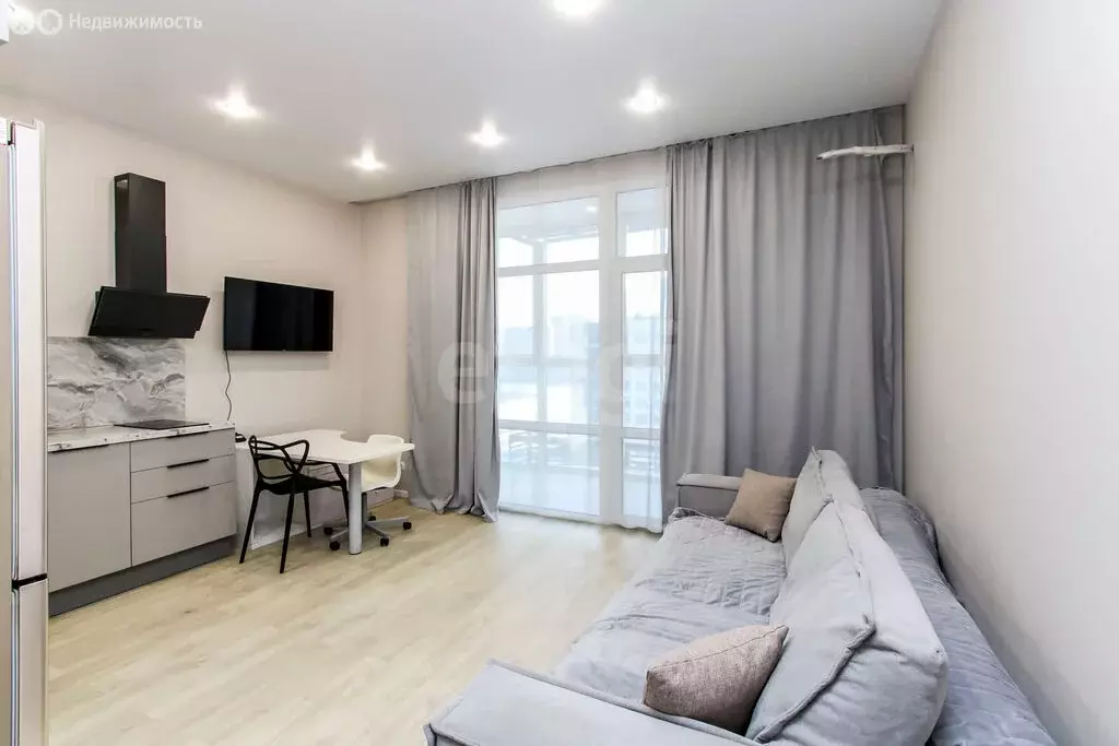 1-комнатная квартира: Тюмень, улица Евгения Войнова, 7 (36 м) - Фото 1