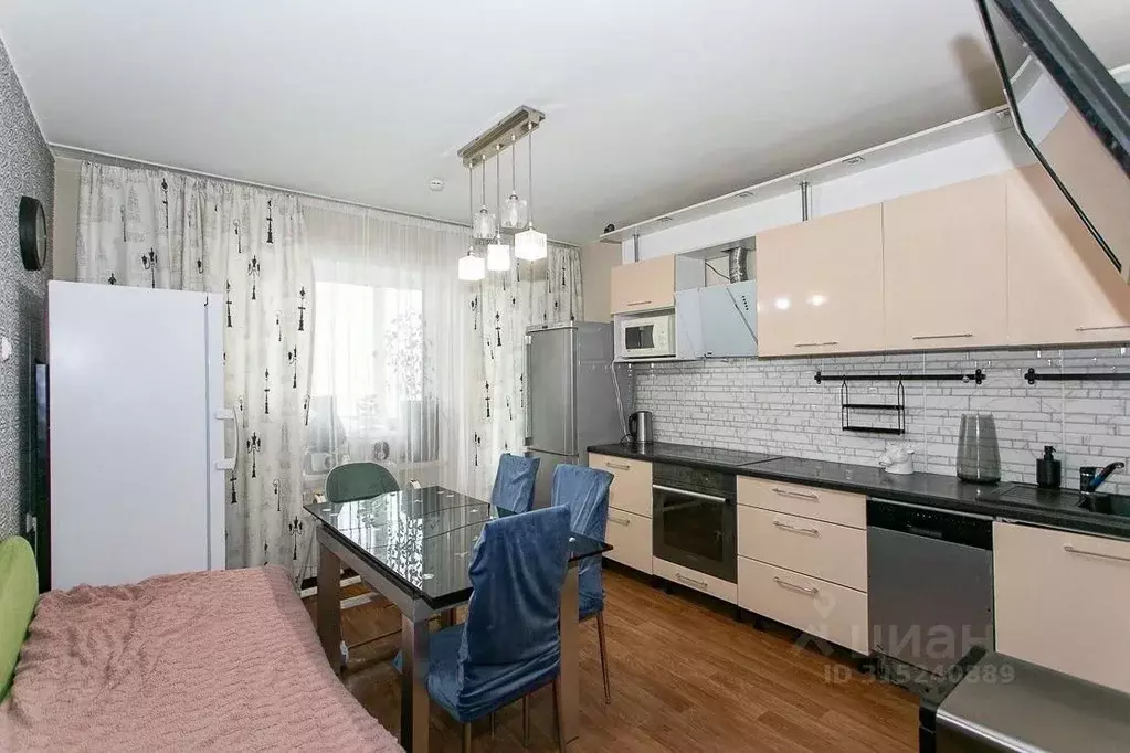 3-к кв. Новосибирская область, Новосибирск Спортивная ул., 9/2 (73.6 ... - Фото 0
