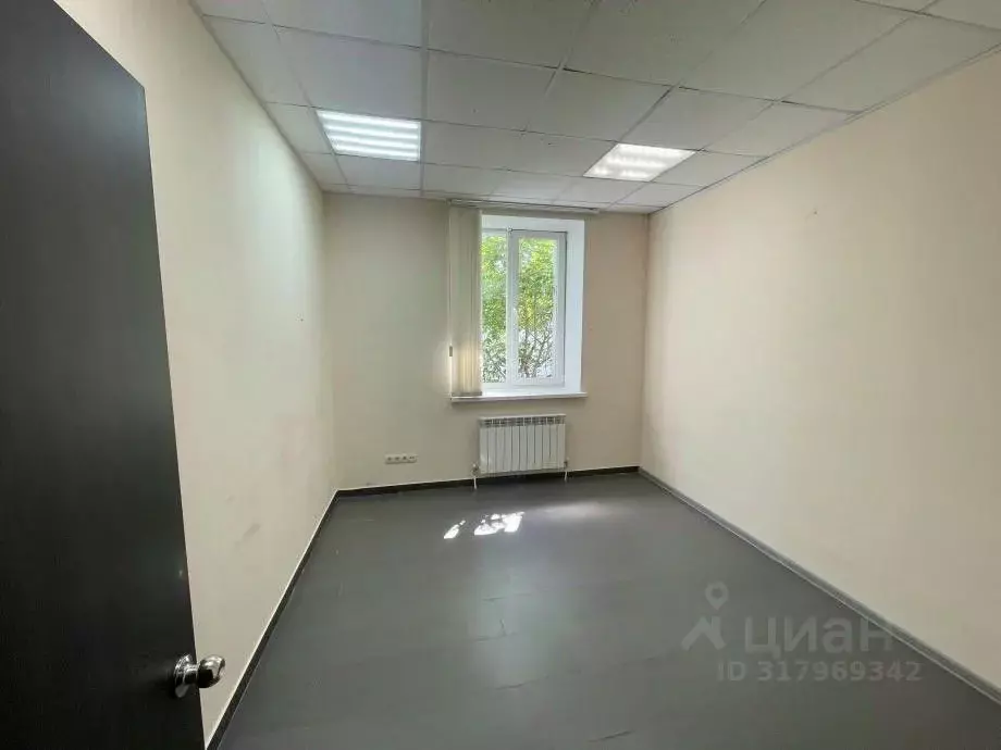 Офис в Саратовская область, Саратов ул. Имени С.С. Бирюзова, 27 (15 м) - Фото 1