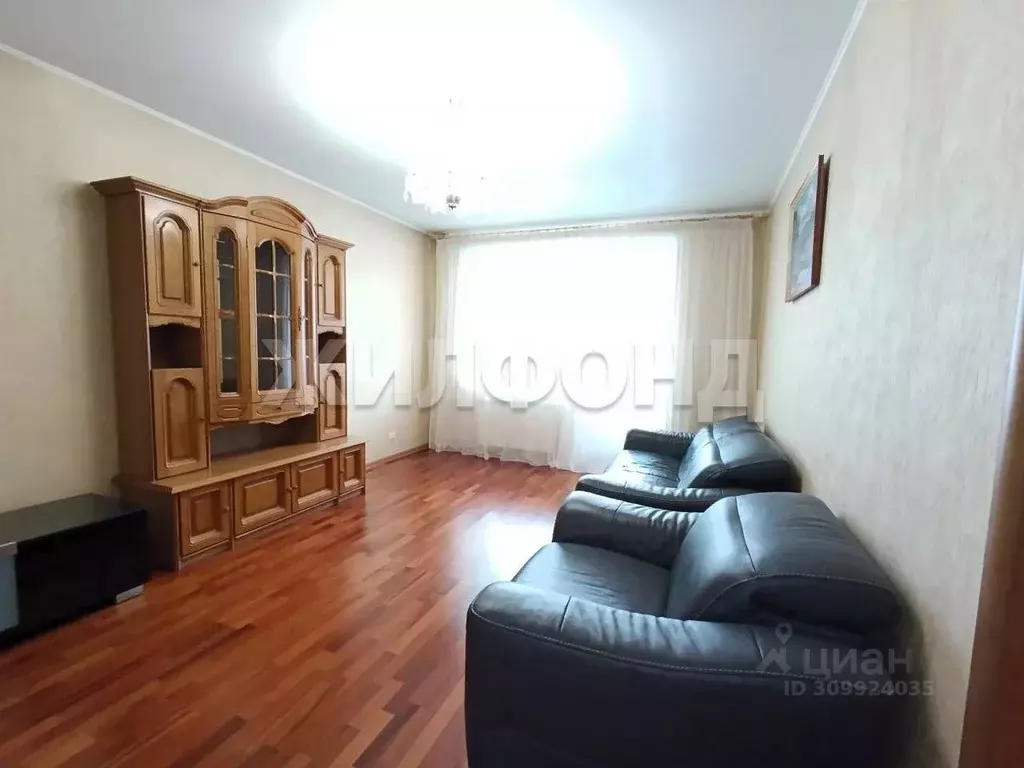 3-к кв. Хакасия, Абакан ул. Маршала Жукова, 86Б (100.0 м) - Фото 1