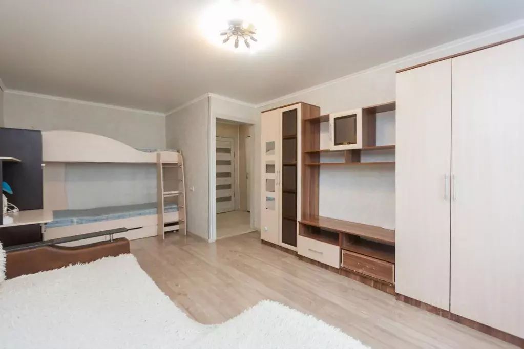 1-к кв. Оренбургская область, Оренбург Центральная ул., 16/1 (30.0 м) - Фото 1