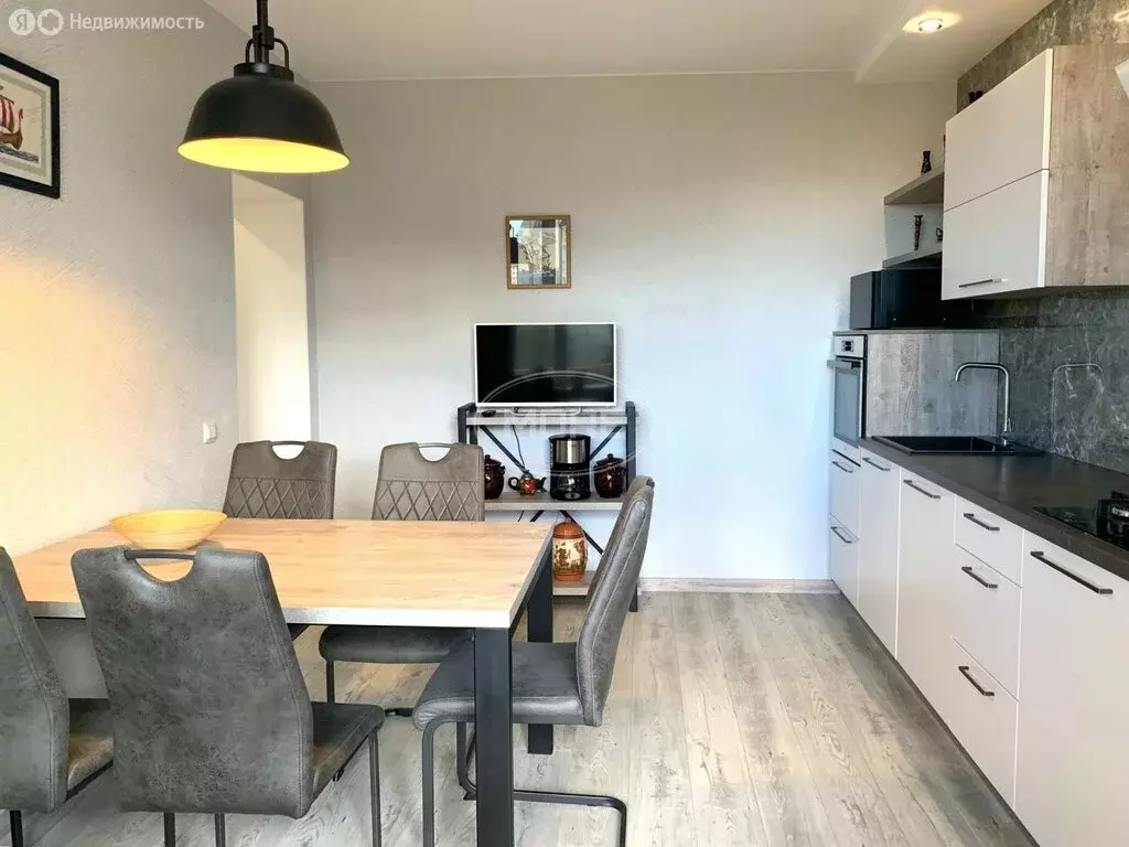 3-комнатная квартира: Зеленоградск, улица Лермонтова, 20 (88.5 м) - Фото 1