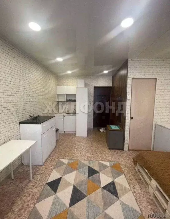 Комната Томская область, Томск Паровозный пер., 13 (14.0 м) - Фото 1