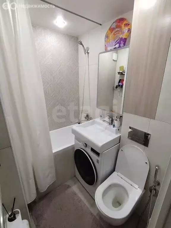 2-комнатная квартира: Нижний Новгород, улица Академика Баха, 11к1 ... - Фото 0