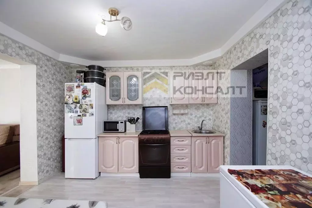 Дом в Омская область, Омск ул. 11-я Северная, 123А (142 м) - Фото 1