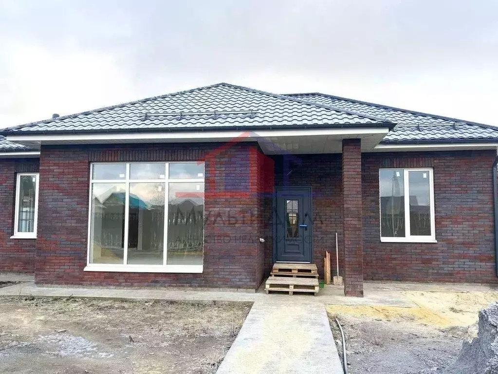 Дом в Белгородская область, Старооскольский городской округ, с. ... - Фото 0