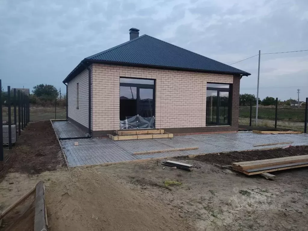 Дом в Краснодарский край, Ейское городское поселение, пос. Широчанка ... - Фото 1