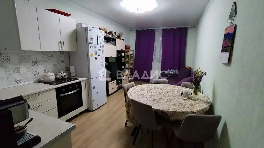 Продается 3-комнатная квартира - Фото 1