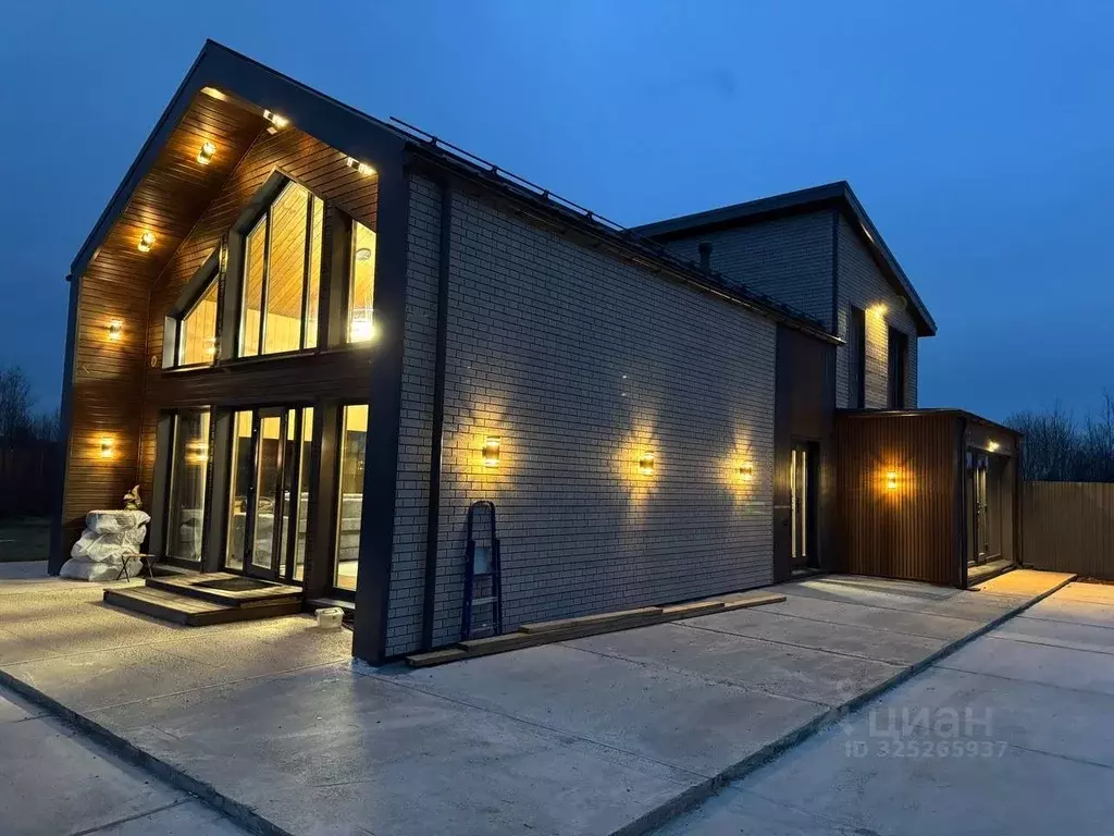 Дом в Марий Эл, Медведевский район, Азяковское с/пос, д. Среднее ... - Фото 1