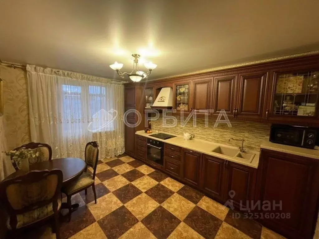 2-к кв. Тюменская область, Тюмень ул. Малыгина, 8 (73.9 м) - Фото 1