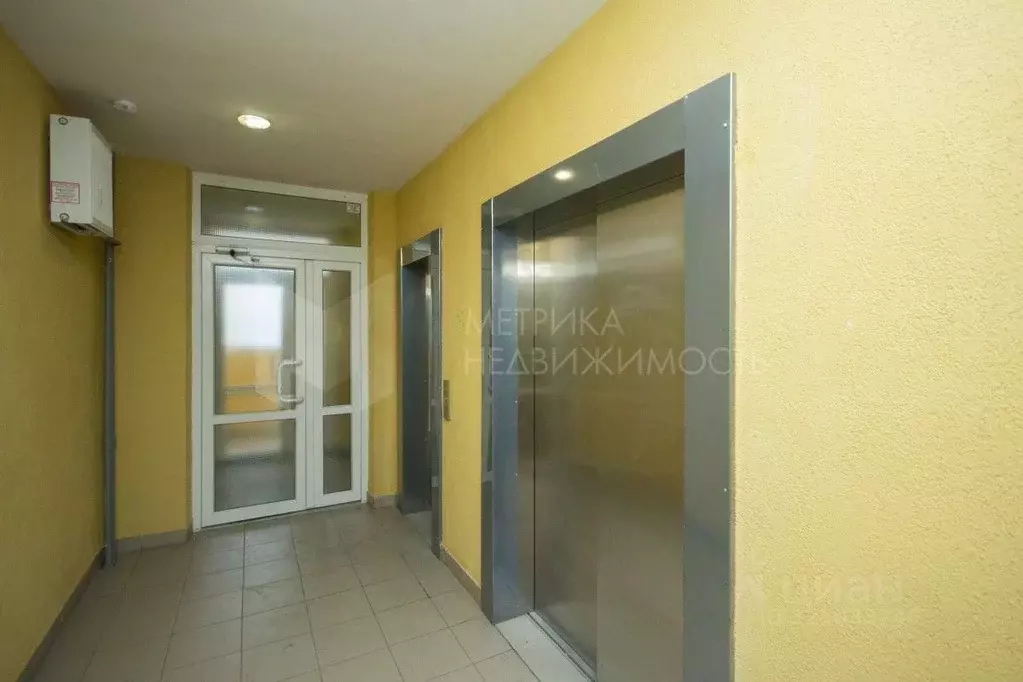 2-к кв. Тюменская область, Тюмень ул. Александра Протозанова, 16 (53.2 ... - Фото 1