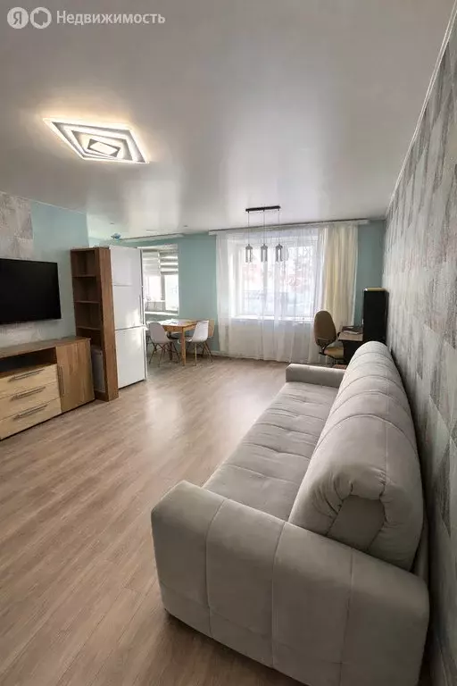 2-комнатная квартира: Соликамск, улица Розы Люксембург, 16 (40.2 м) - Фото 1