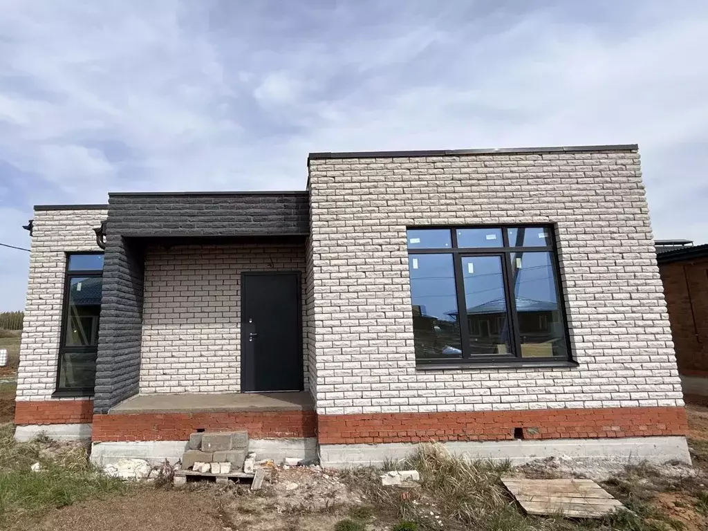 Дом в Татарстан, Лаишевский район, Никольское с/пос, с. Сапуголи ул. ... - Фото 1