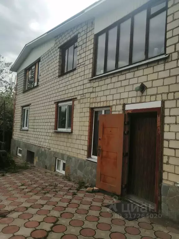 Коттедж в Оренбургская область, Кувандык ул. Гоголя, 110 (353 м) - Фото 1