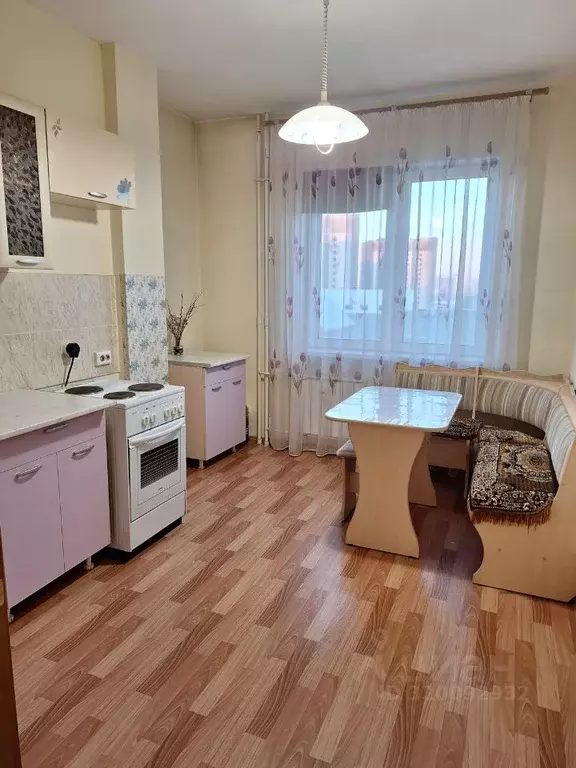 2-к кв. Красноярский край, Красноярск Линейная ул., 82 (59.4 м) - Фото 0