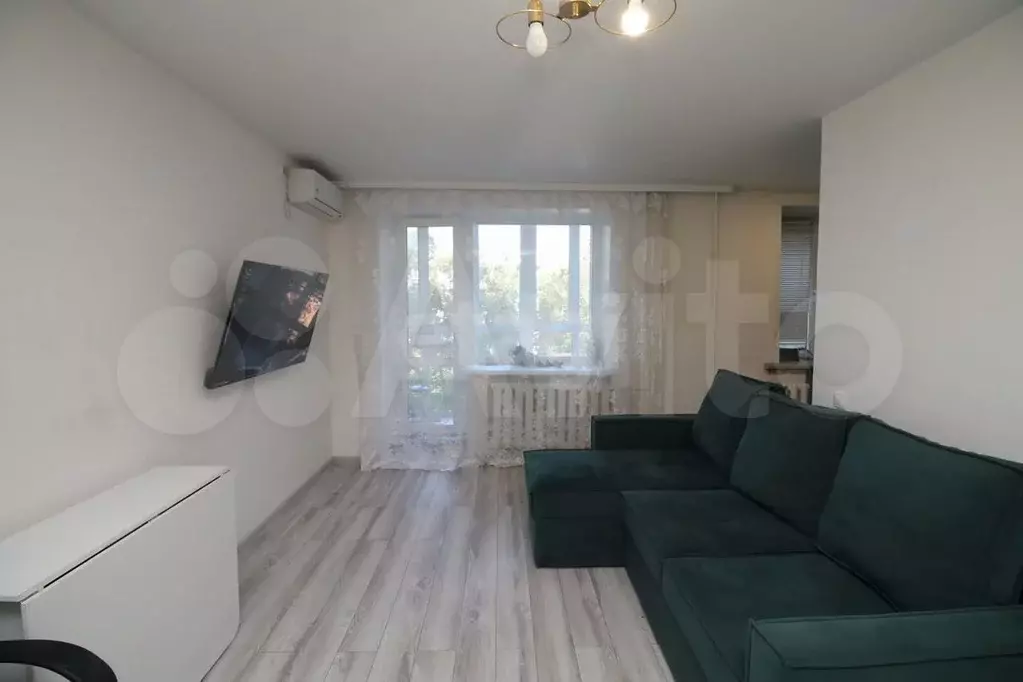 1-к. квартира, 42 м, 4/9 эт. - Фото 1