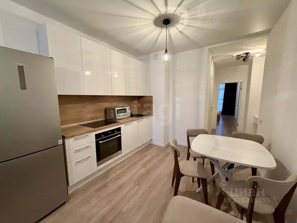 1-к кв. Тюменская область, Тюмень ул. Юрия Рогачева, 11к2 (43.8 м) - Фото 1