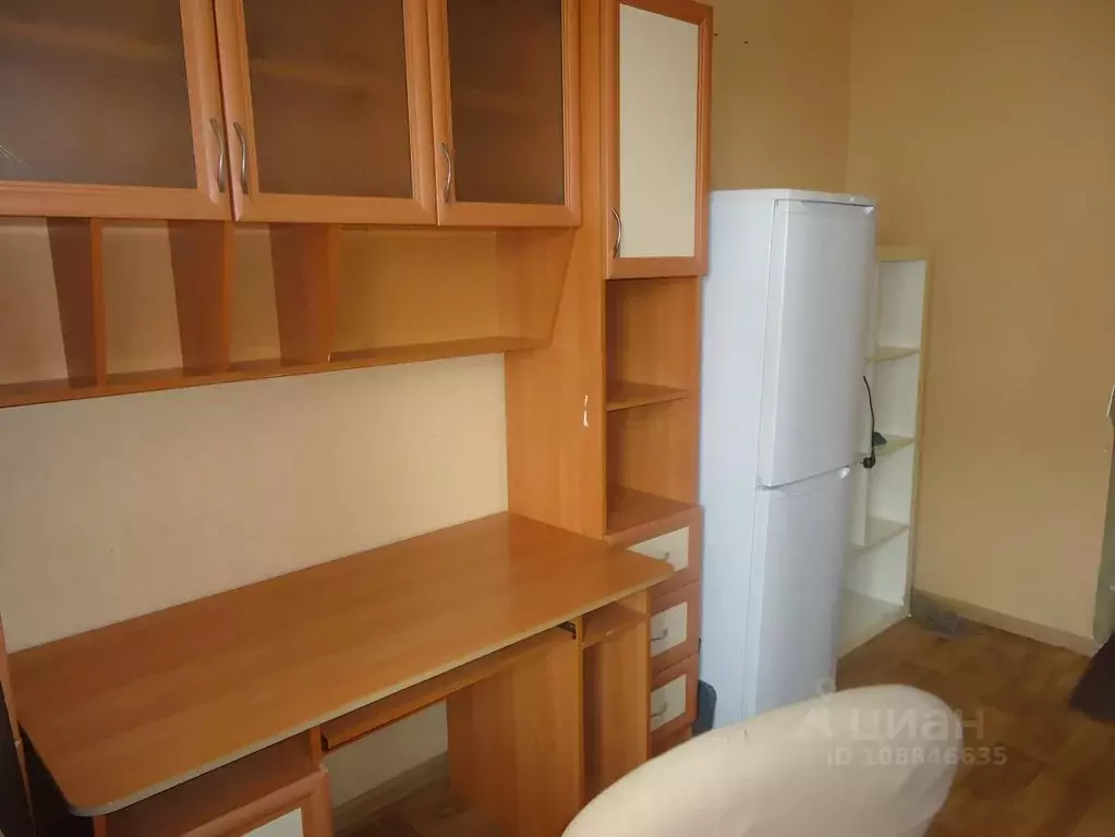 Комната Омская область, Омск просп. Космический, 14Б (12.3 м) - Фото 1