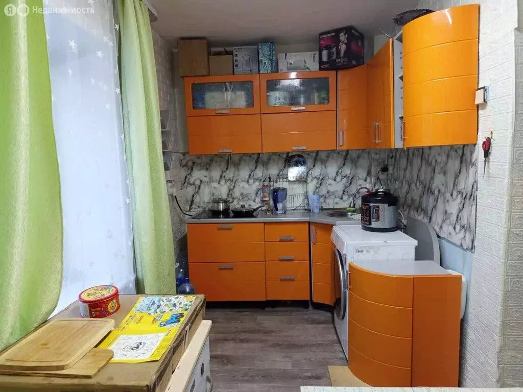 3-комнатная квартира: село Бичура, улица Ленина, 238 (61.6 м) - Фото 1