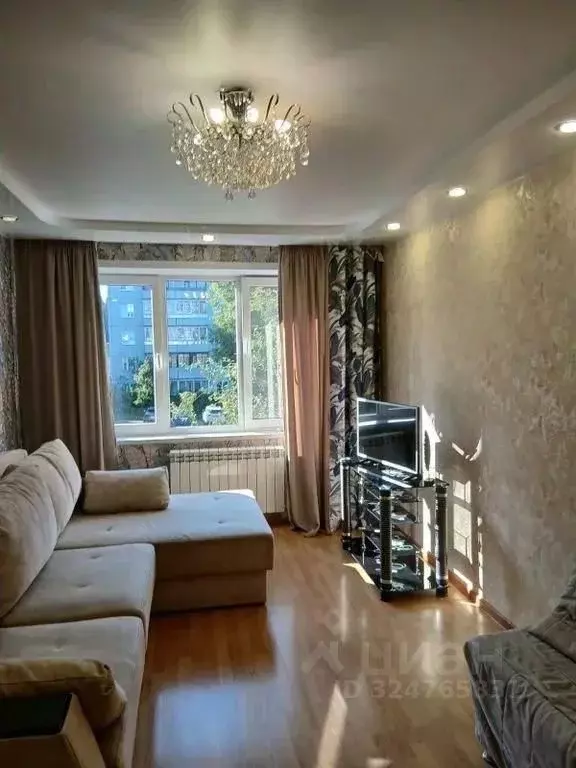 1-к кв. Псковская область, Пушкинские Горы рп ул. Ленина, 24 (54.0 м) - Фото 1