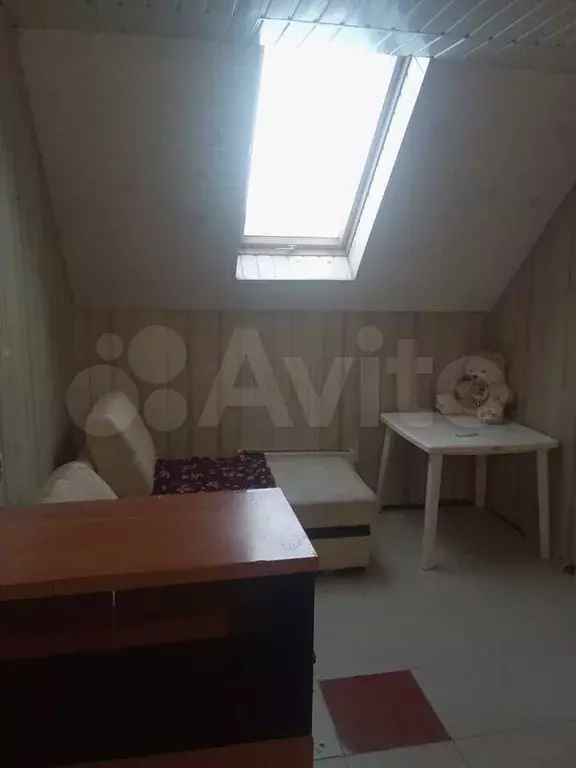 Комната 15 м в 4-к., 4/4 эт. - Фото 0