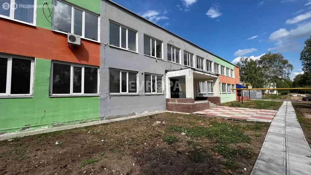 Помещение свободного назначения (900 м) - Фото 1