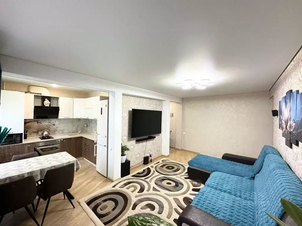 3-к кв. Красноярский край, Красноярск Московская ул., 1а (59.3 м) - Фото 0