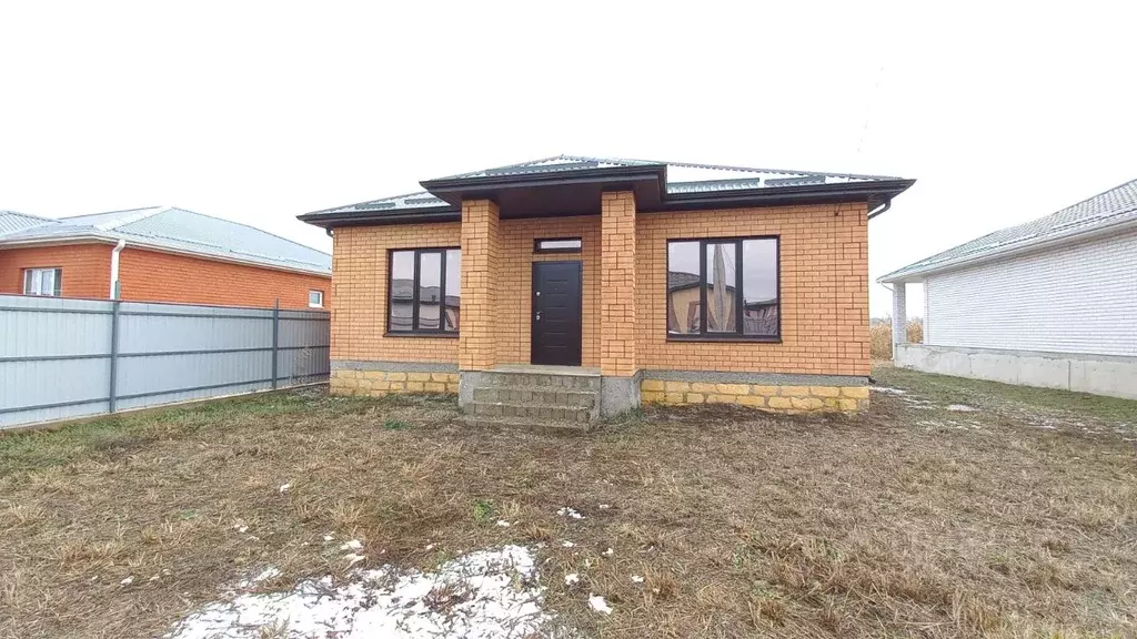 Дом в Ставропольский край, Михайловск Шпаковский район, ул. Михаила ... - Фото 0