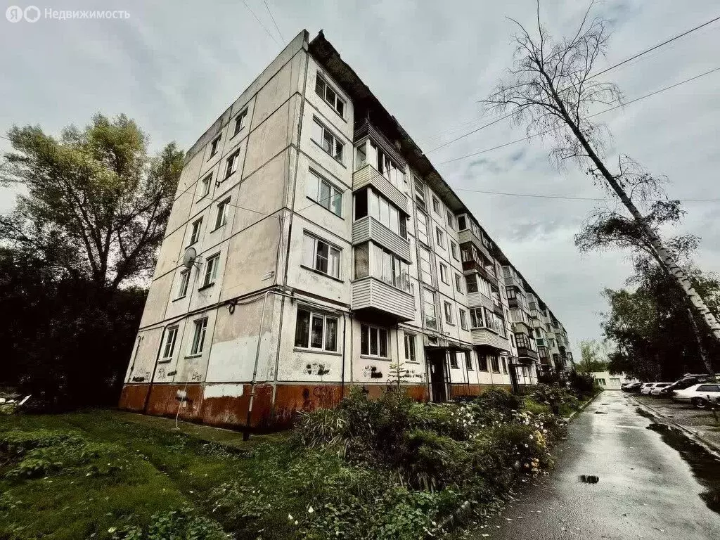 3-комнатная квартира: Бийск, улица Ильи Мухачёва, 121 (63.5 м) - Фото 1
