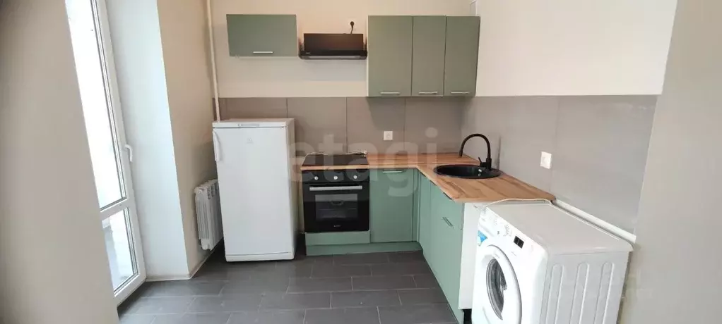 Студия Брянская область, Брянск ул. Братьев Ткачевых, 17 (28.1 м) - Фото 1