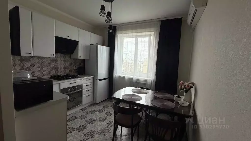3-к кв. Белгородская область, Белгород бул. Юности, 19 (71.4 м) - Фото 0