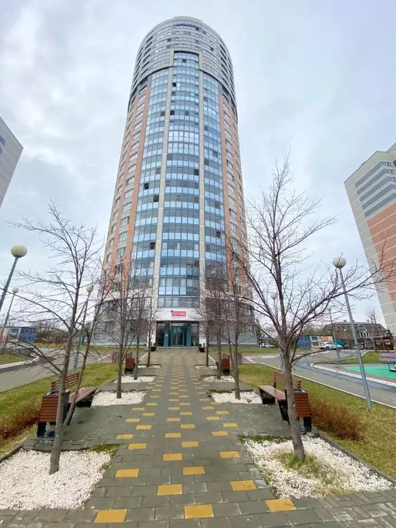 3-к кв. Свердловская область, Екатеринбург пер. Сосновый, 14 (86.6 м) - Фото 0