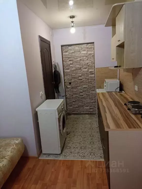 Студия Приморский край, Владивосток ул. Гамарника, 21 (18.0 м) - Фото 2