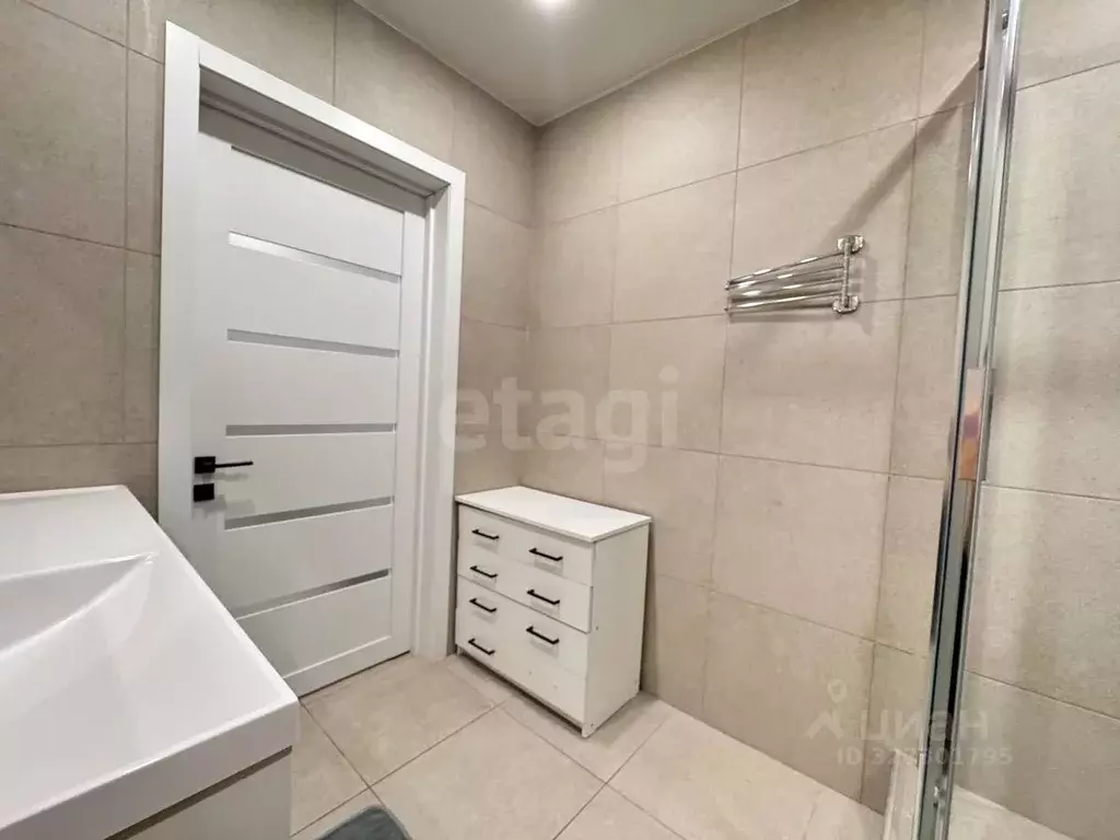 1-к кв. Курганская область, Курган Заозерный жилрайон, 4-й мкр, 1А ... - Фото 1