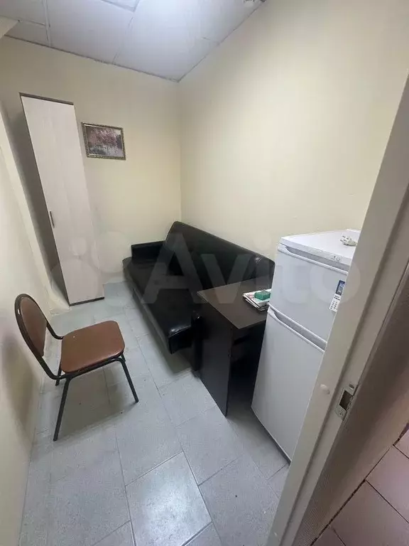 Комната 8 м в 4-к., 2/4 эт. - Фото 0