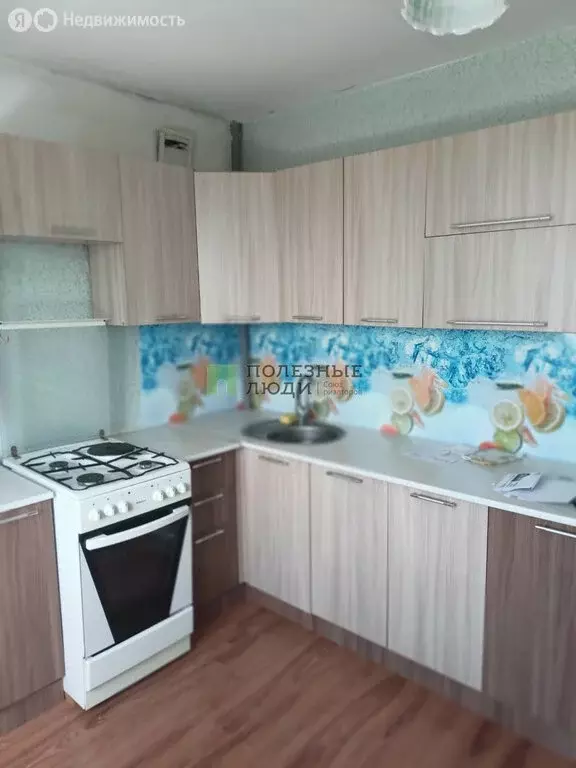 1-комнатная квартира: Балезино, улица Русских, 2Г (40 м) - Фото 0