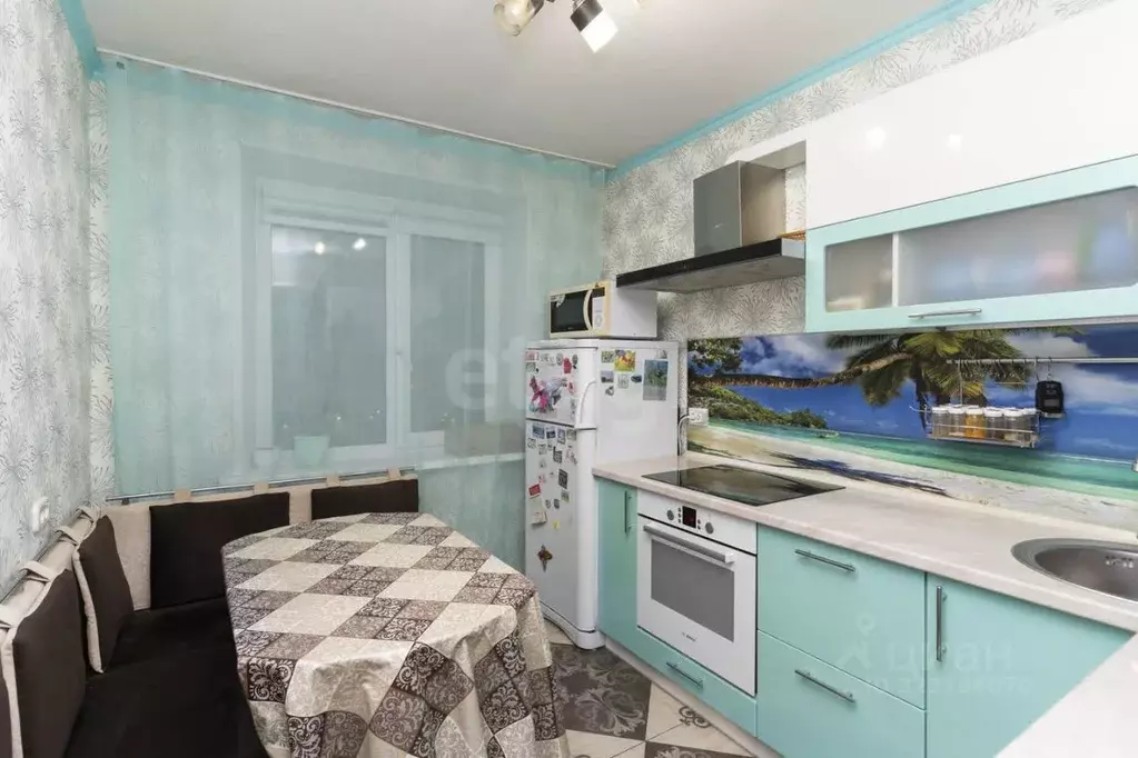 3-к кв. Тюменская область, Тюмень Восточный мкр, ул. Моторостроителей, ... - Фото 1