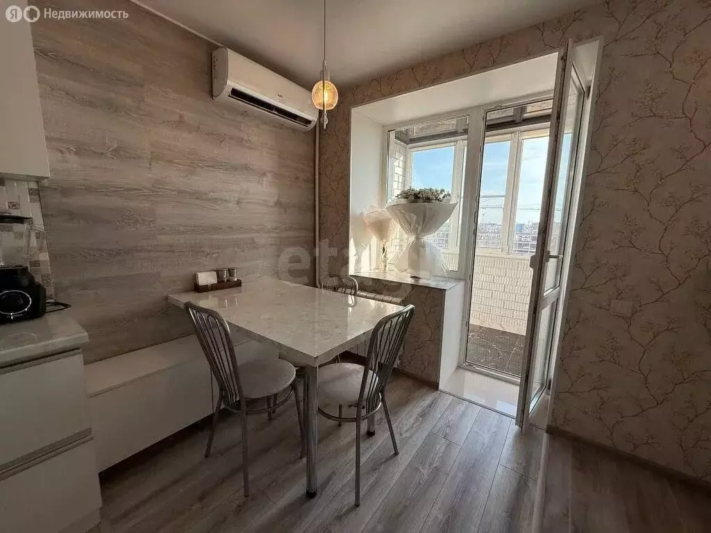 1-комнатная квартира: Тольятти, улица 40 лет Победы, 17В (58.1 м) - Фото 2