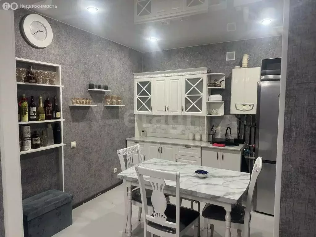 3-комнатная квартира: Владикавказ, улица Зураба Магкаева, 10к2 (77 м) - Фото 0