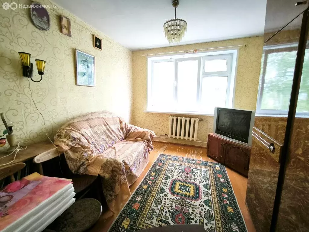 3-комнатная квартира: Чебоксары, улица Гузовского, 22 (66.7 м) - Фото 1