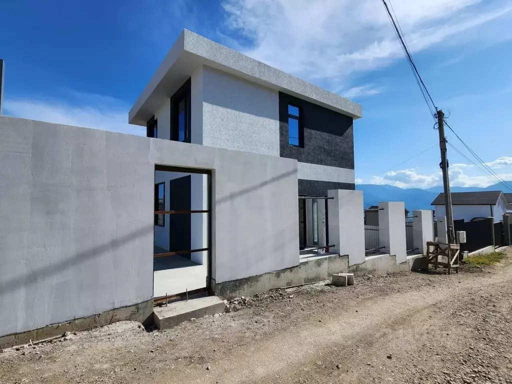 Дом в Крым, Алушта муниципальный округ, с. Лучистое пер. Волшебный ... - Фото 1