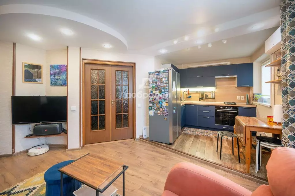 3-к кв. Свердловская область, Екатеринбург ул. Металлургов, 28 (64.8 ... - Фото 2