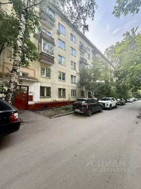 3-к кв. Москва ул. Артамонова, 4К1 (66.1 м) - Фото 0