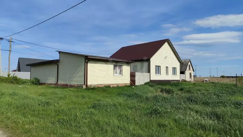 Дом в Белгородская область, Белгородский район, Крутологское с/пос, с. ... - Фото 0