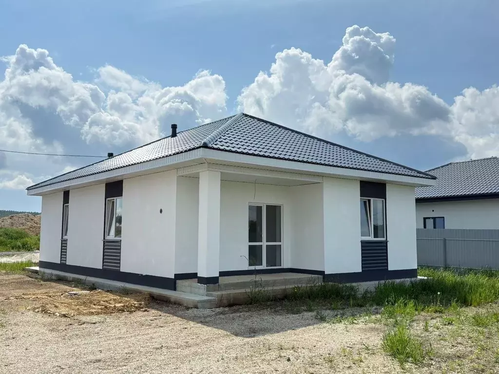 Дом в Свердловская область, Екатеринбург муниципальное образование, с. ... - Фото 1