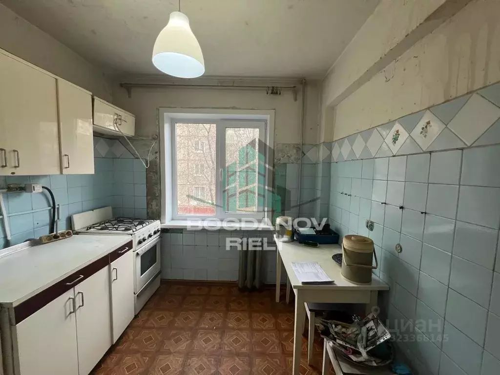 3-к кв. Омская область, Омск ул. Петра Осминина, 13 (49.6 м) - Фото 0